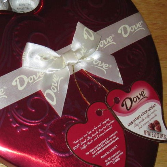 Heart-Shaped Candy Container Red - Picture 3 of 3